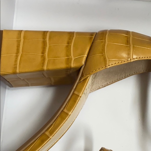 Women’s Vince Camuto Block Heels Size 9.5 New - Picture 5 of 6